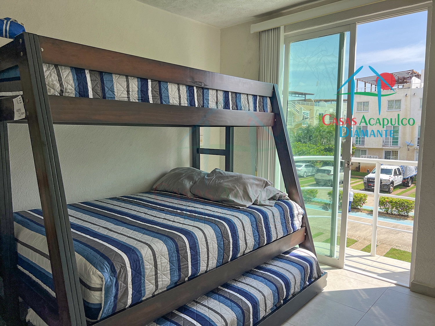 Marina Diamante Silver H 04 - Recámara uno 1